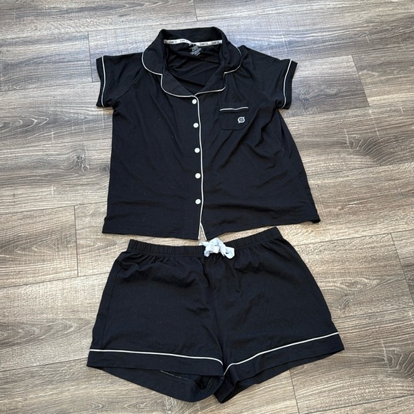 Pajama Set size Large - Picture 1 of 3